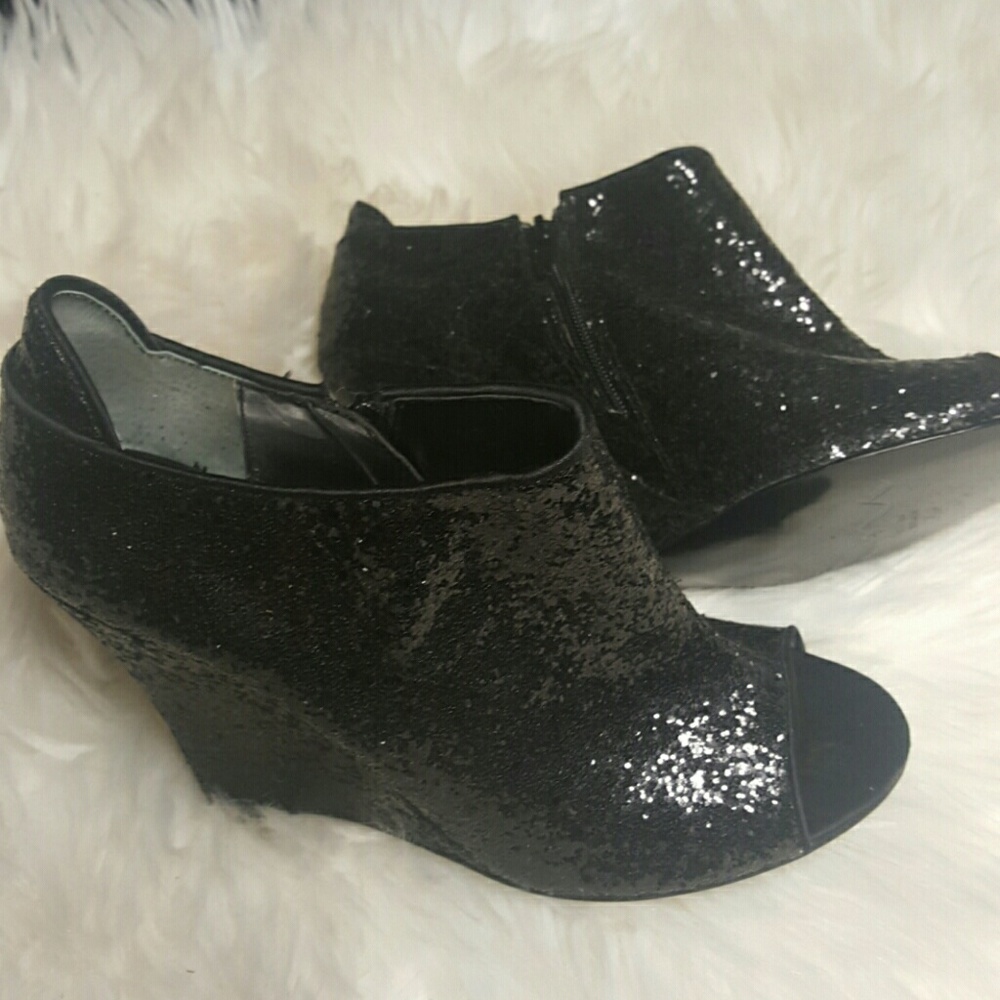 Nina New York Sparkling Glitter shoes -Size 7